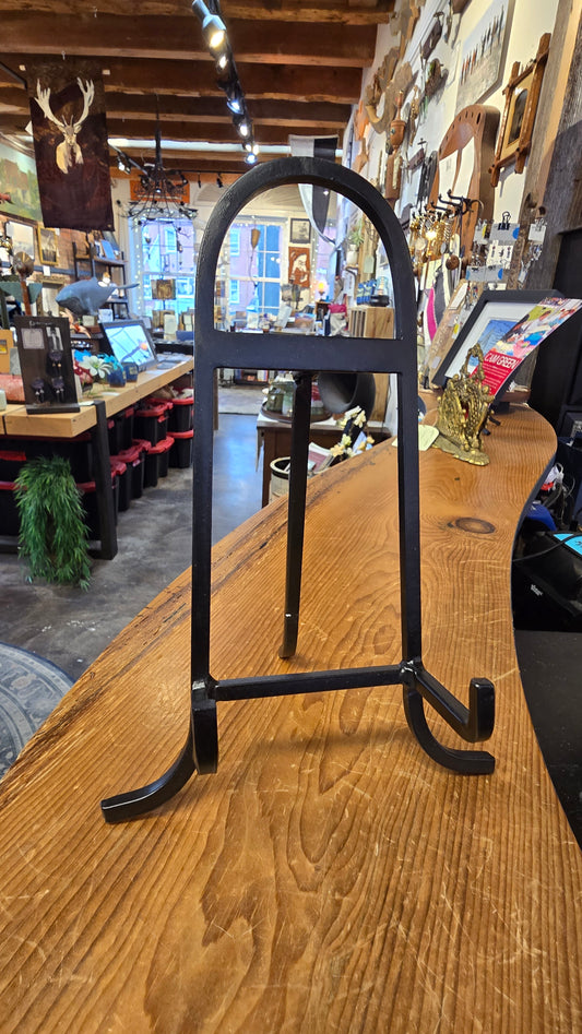 Iron Stand | Medium