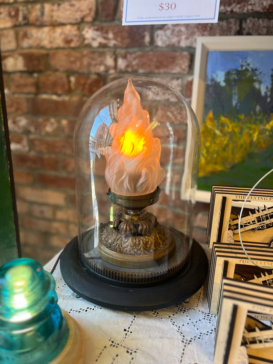 Encapsulated Flame Lamp