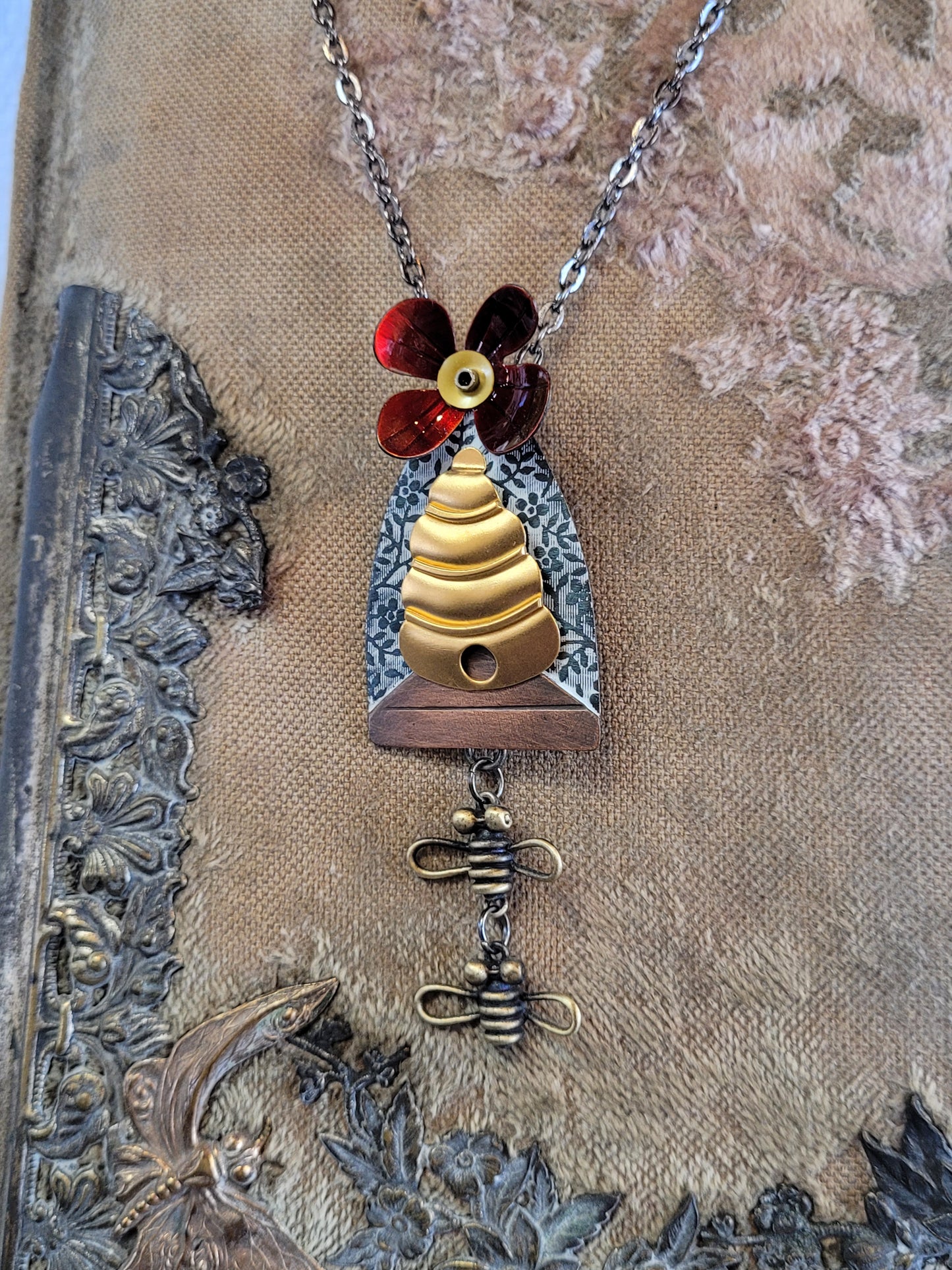 Bee Line Necklace | Chickenscratch