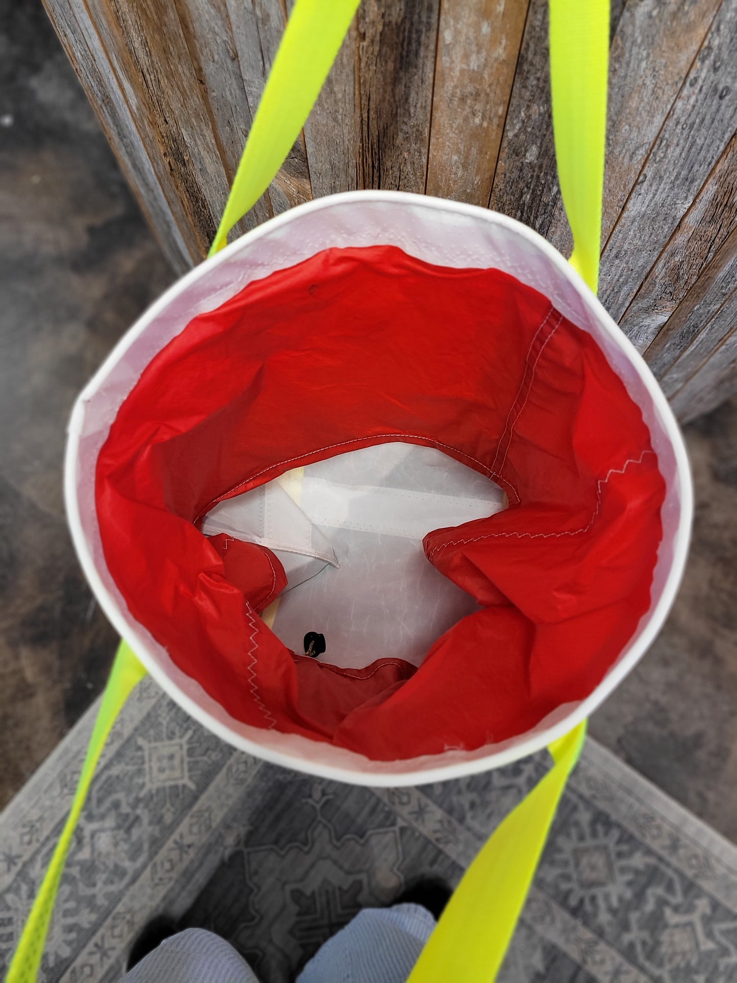 Hoist Away Bag | MEDIUM | No.7 neon